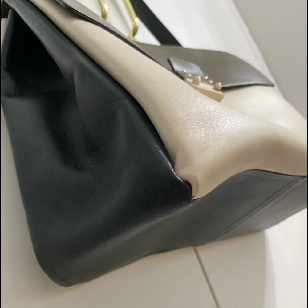 Valentino Garavani Large Bag (good condition) - Picture 13 of 17